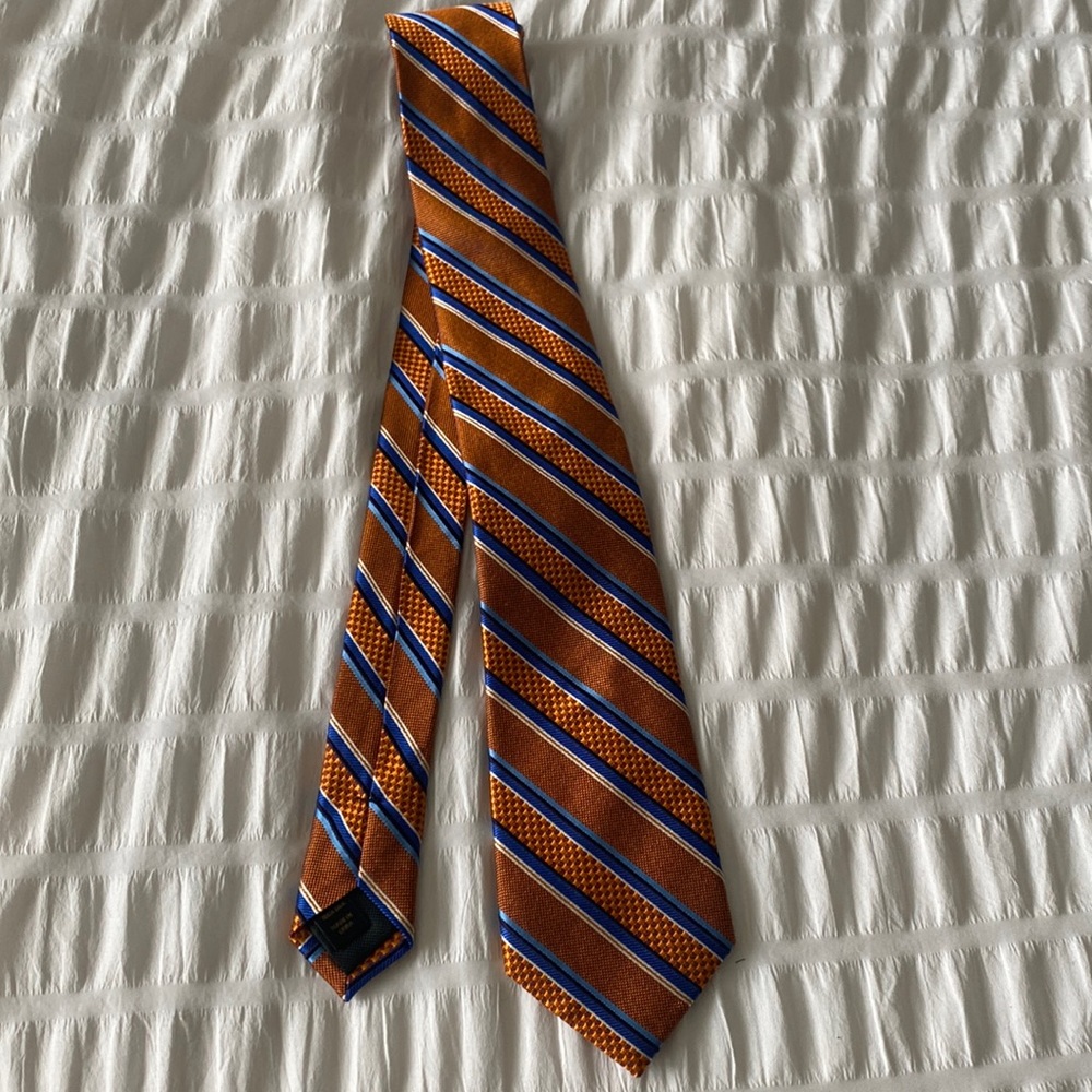 NEVER USED Jos A Banks Reserve men’s tie